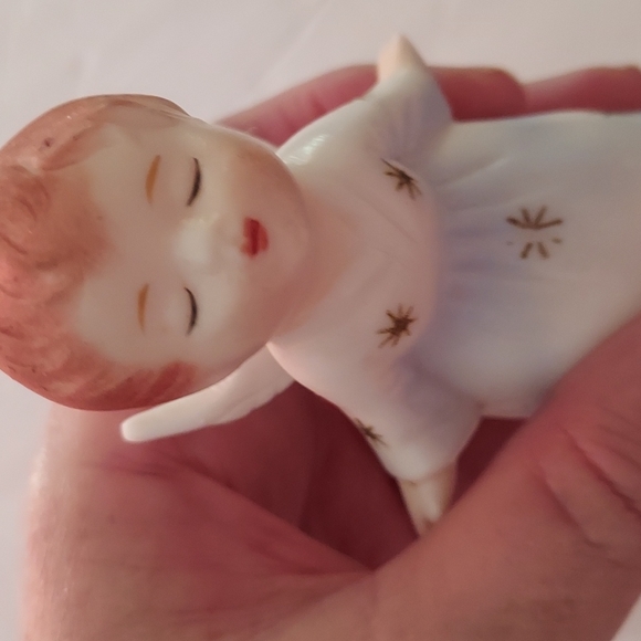 Porcelain Kissing Angels by SB made in Japan,over 3 inches H x 2 1/2 inches W - Picture 12 of 15
